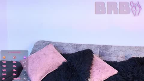 Jules and Gia online show from June 11, 9:18 am