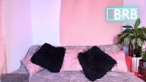 Jules and Gia online show from February 15, 4:39 pm