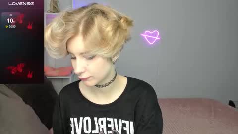 Jules online show from October 19, 12:59 am