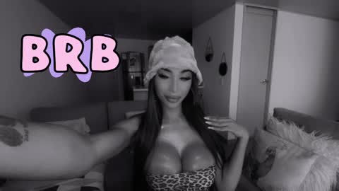 julessy online show from March 5, 3:18 pm