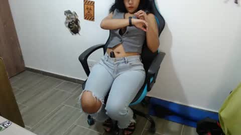 Snapshot of juli_love11 chatting on January 6, 10:58 pm JULIETA online show from January 6, 10:58 pm
