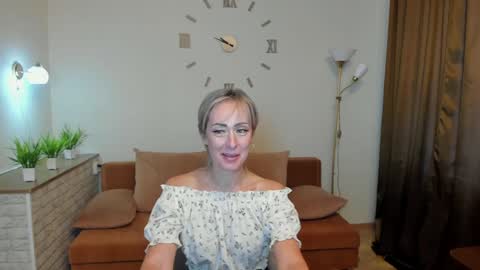 julia__cherry_ online show from January 17, 12:31 pm