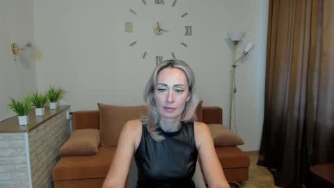 julia__cherry_ online show from January 16, 10:42 am