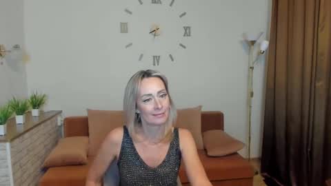 julia__cherry_ online show from February 9, 2:18 pm