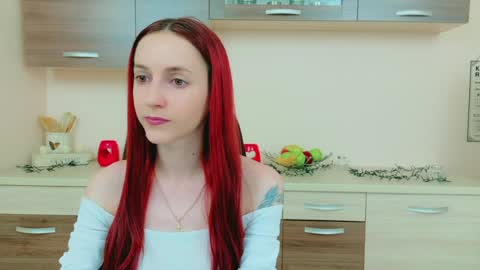 JuliaJae online show from April 3, 6:20 am