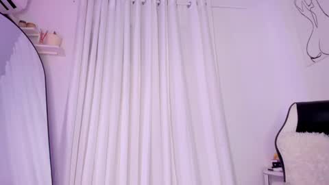 Julia online show from January 5, 12:31 am