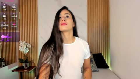 J U L IA   M A R T I N E Z online show from April 22, 11:39 am