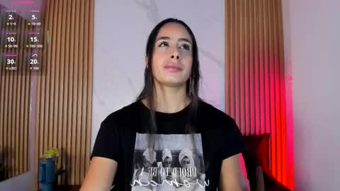 J U L IA   M A R T I N E Z online show from February 12, 11:36 am