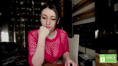 julia_t_mog online show from April 22, 10:39 pm