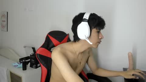 Julian online show from February 26, 11:08 pm