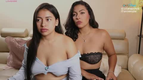 Juliana online show from May 6, 8:48 pm