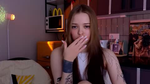 julidropp online show from December 18, 6:14 pm