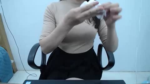 julie9x online show from March 20, 7:46 am