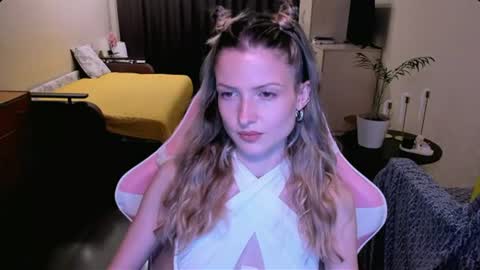 Julie online show from August 6, 4:16 pm