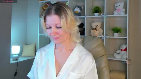 Julie Lucasss online show from February 23, 1:08 am