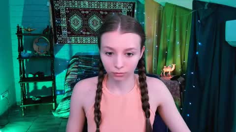 juliedaniel online show from April 23, 8:55 am