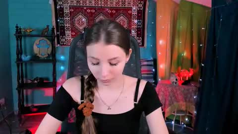 juliedaniel online show from February 3, 8:07 am