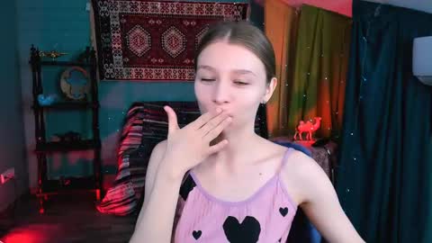 juliedaniel online show from April 24, 4:14 am