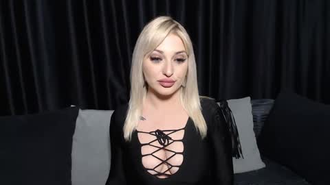 Snapshot of juliediamond chatting on December 16, 3:19 am julia online show from December 16, 3:19 am