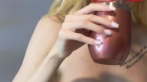 Julia online show from September 15, 9:27 pm