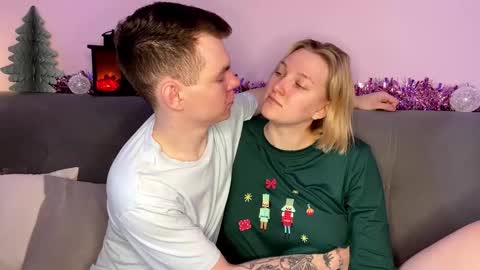 Julie and Thomas online show from January 7, 8:08 am