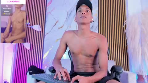 Julien online show from October 19, 7:29 pm