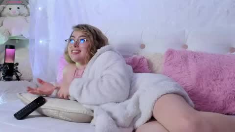 Juli  online show from April 15, 6:17 am