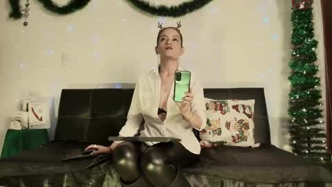 Julieta wall online show from November 30, 7:59 am