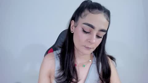 serafelle online show from March 6, 11:15 pm