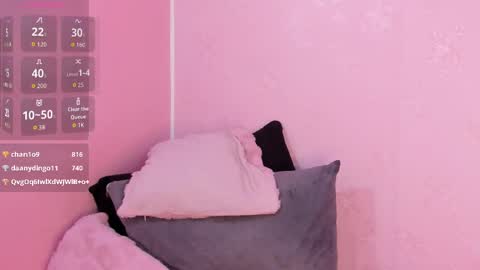 Julieth online show from April 11, 7:45 am