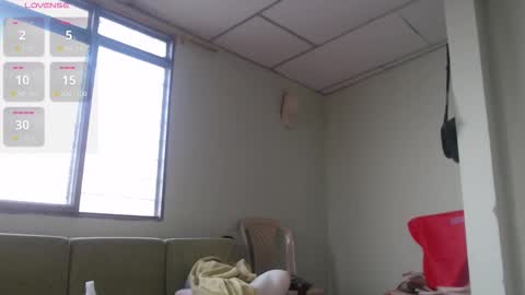 juliethserna online show from September 17, 3:37 pm