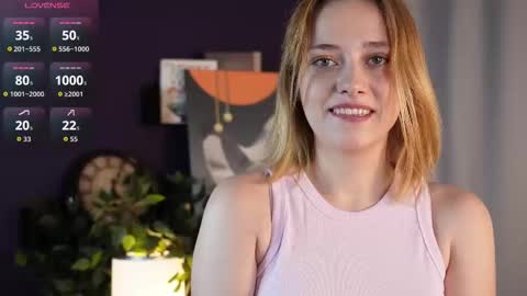 Snapshot of juliettakaniecki chatting on October 1, 3:27 am Mia online show from October 1, 3:27 am