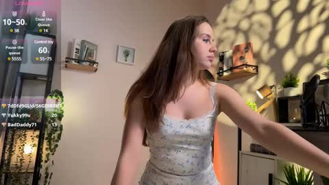 Julie online show from March 5, 4:02 pm