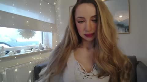 JulietteSensual online show from December 18, 8:42 am