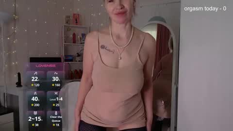 Julia online show from February 27, 5:18 am