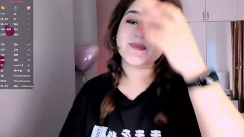 Snapshot of july_slowdive chatting on February 25, 12:05 pm Julie online show from February 25, 12:05 pm