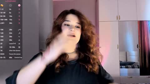 Snapshot of july_slowdive chatting on January 30, 9:04 am Julie online show from January 30, 9:04 am