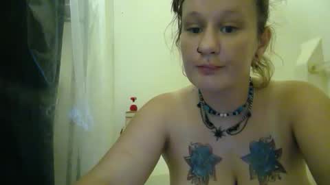 june5863 online show from October 25, 9:59 pm