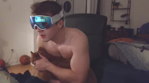 Junior Madison online show from February 19, 11:25 pm