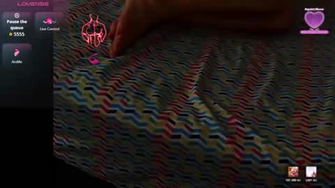 jupiter_3333 online show from April 7, 6:43 pm