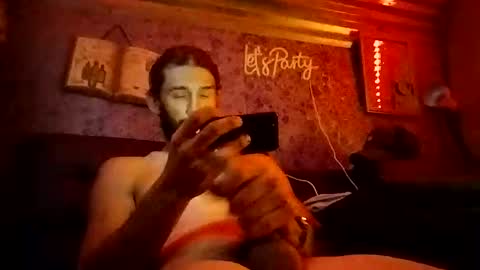 Snapshot of just2day2000 chatting on November 1, 5:50 am just2day2000 online show from November 1, 5:50 am