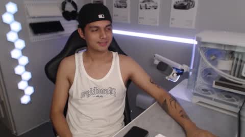 Rhys online show from November 21, 8:51 pm