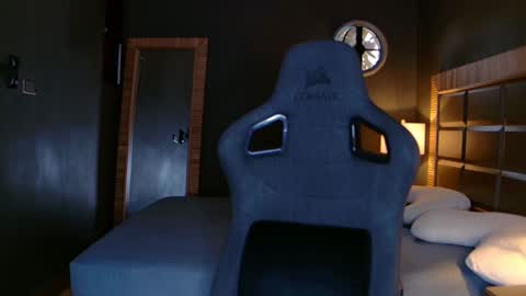 Justin online show from February 4, 3:26 pm