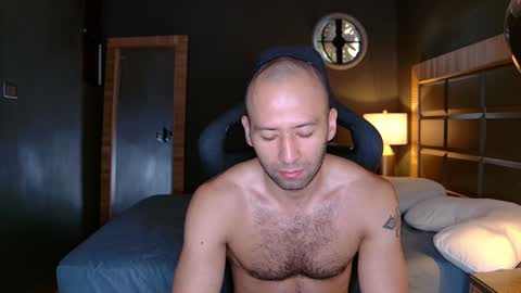 Justin online show from February 6, 1:43 pm