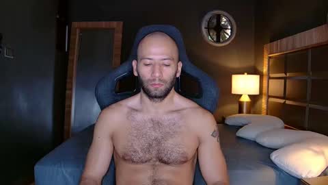 Justin online show from February 15, 9:15 pm