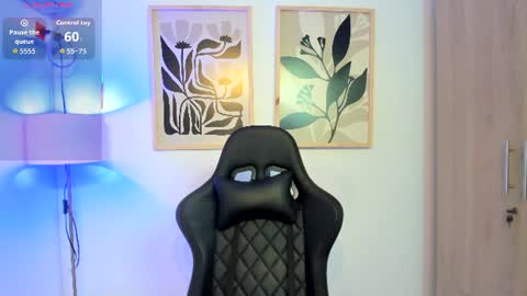 justin_payn14 online show from June 23, 12:44 pm