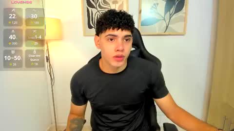 justin_payn14 online show from June 25, 12:54 pm