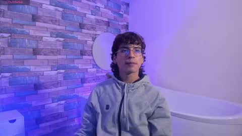  justin  online show from March 25, 12:12 pm