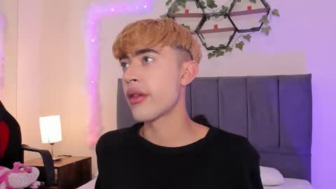 Justin online show from September 27, 11:41 am