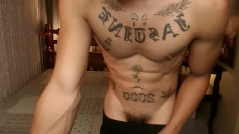 justine_hunk online show from December 18, 2:01 pm